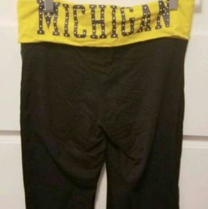 Victoria secrets pink vs leggings